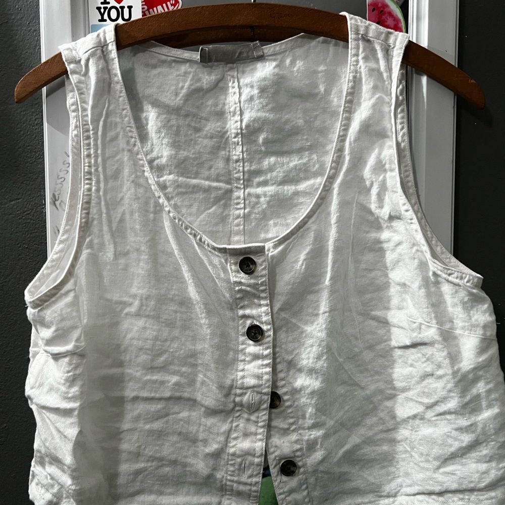 Everlane cropped lightweight vest